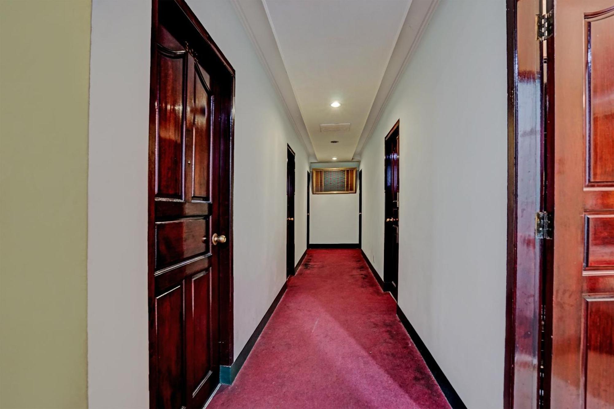 Super Oyo 91805 Hotel Wisma Bari Palembang Buitenkant foto