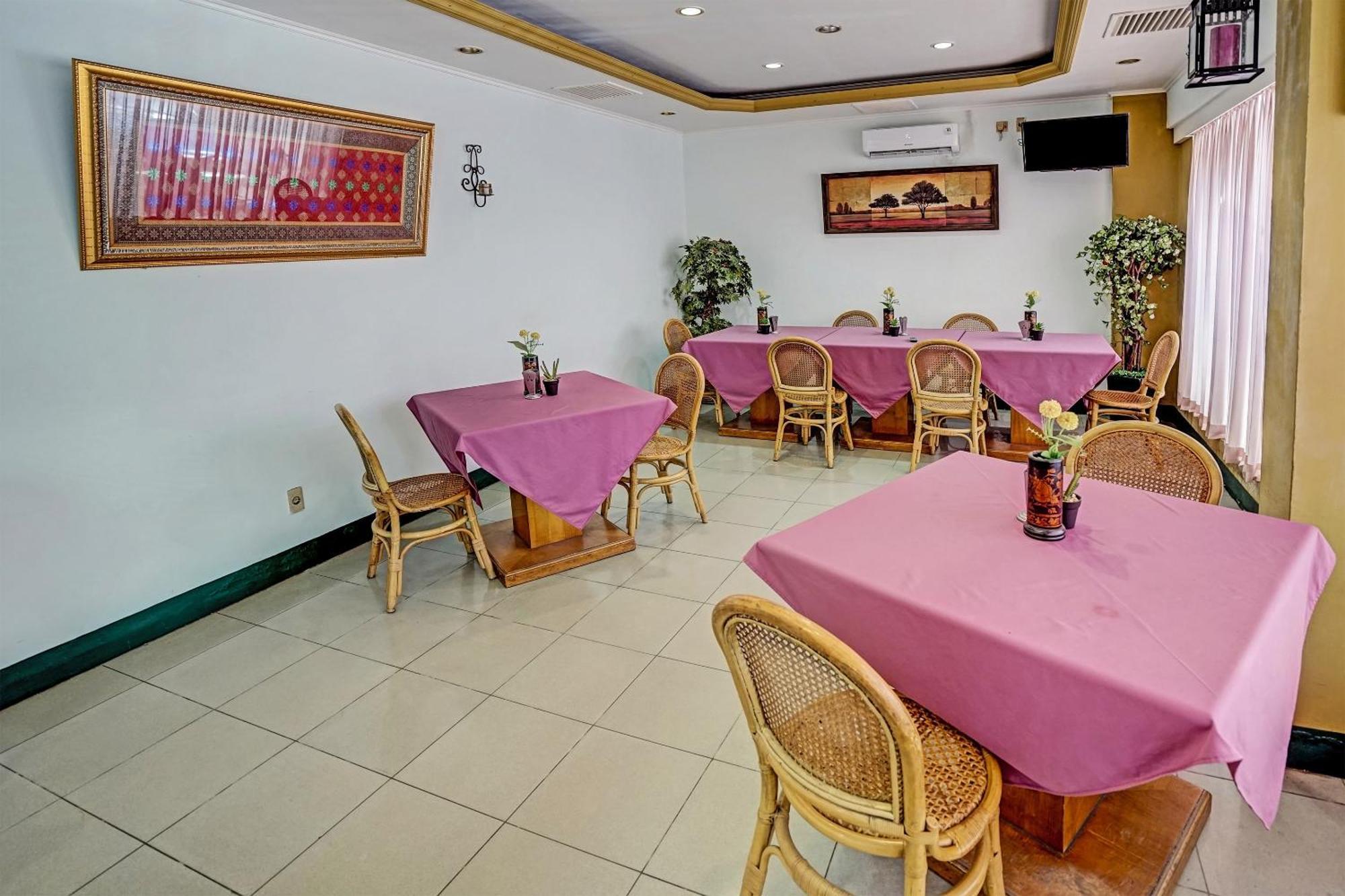 Super Oyo 91805 Hotel Wisma Bari Palembang Buitenkant foto