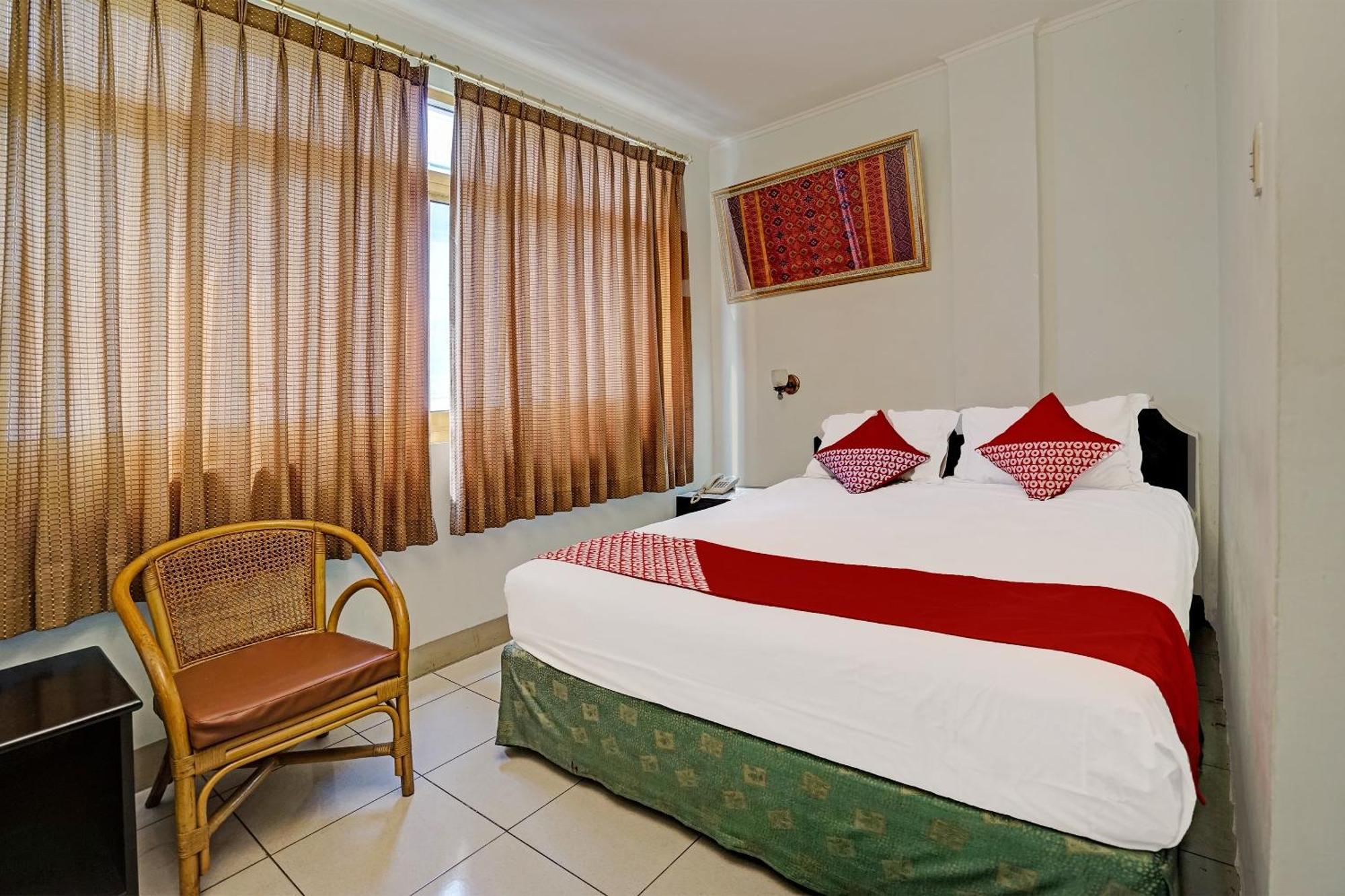 Super Oyo 91805 Hotel Wisma Bari Palembang Buitenkant foto