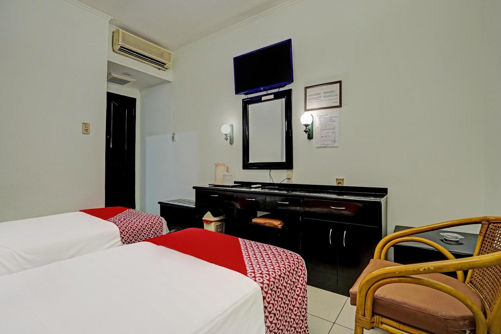Super Oyo 91805 Hotel Wisma Bari Palembang Buitenkant foto
