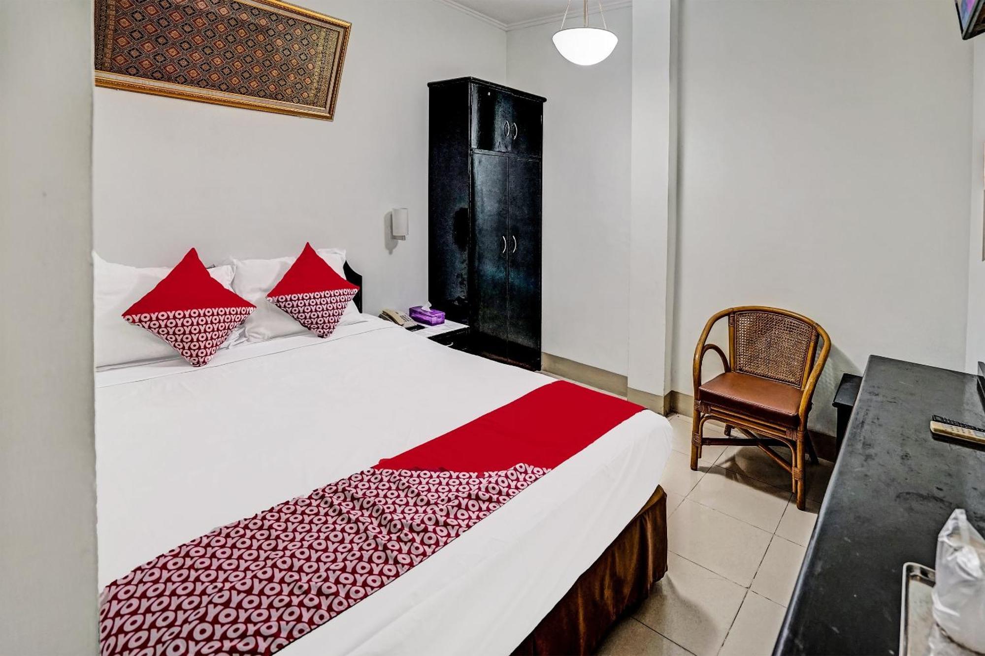Super Oyo 91805 Hotel Wisma Bari Palembang Buitenkant foto