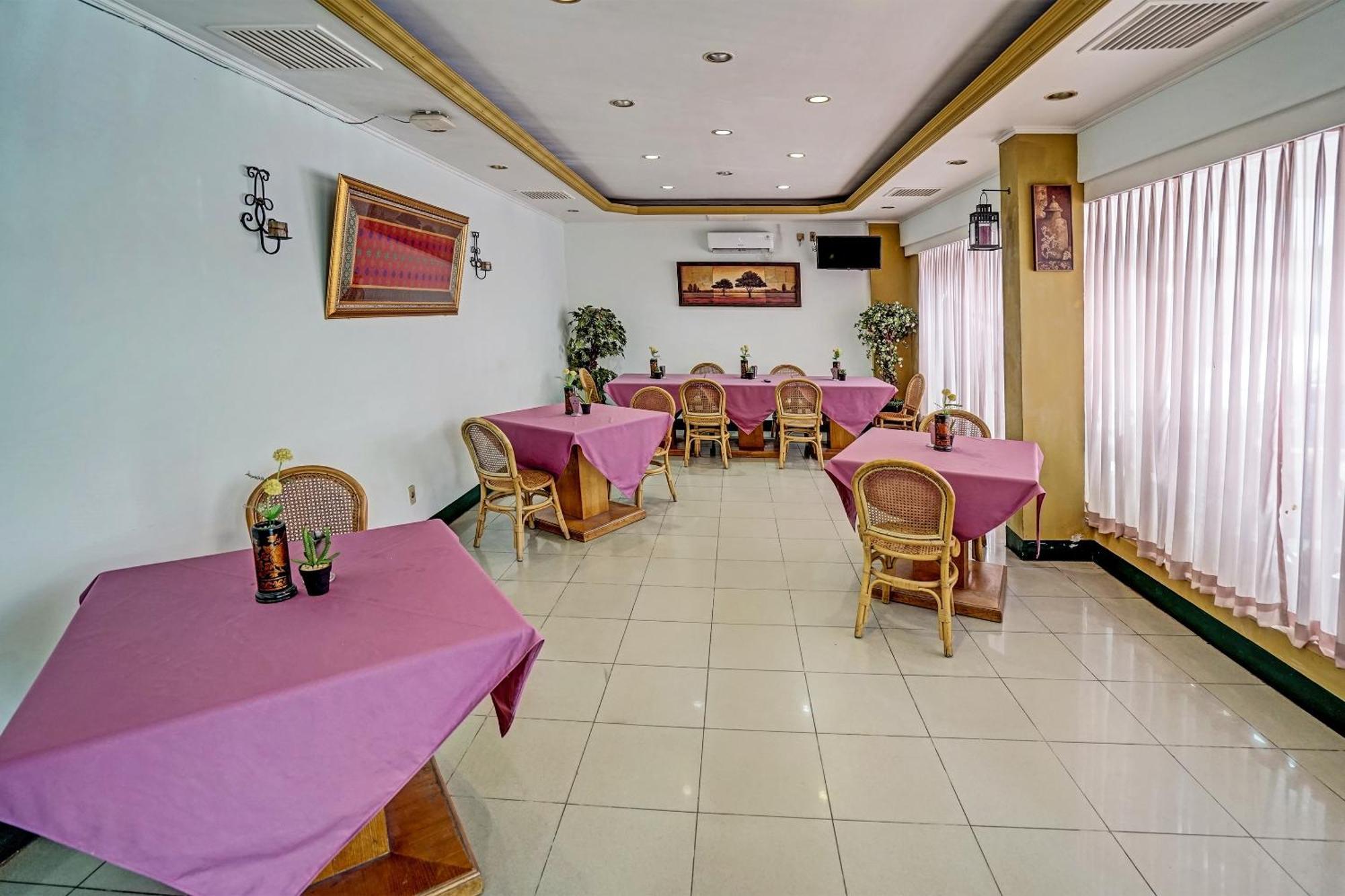 Super Oyo 91805 Hotel Wisma Bari Palembang Buitenkant foto